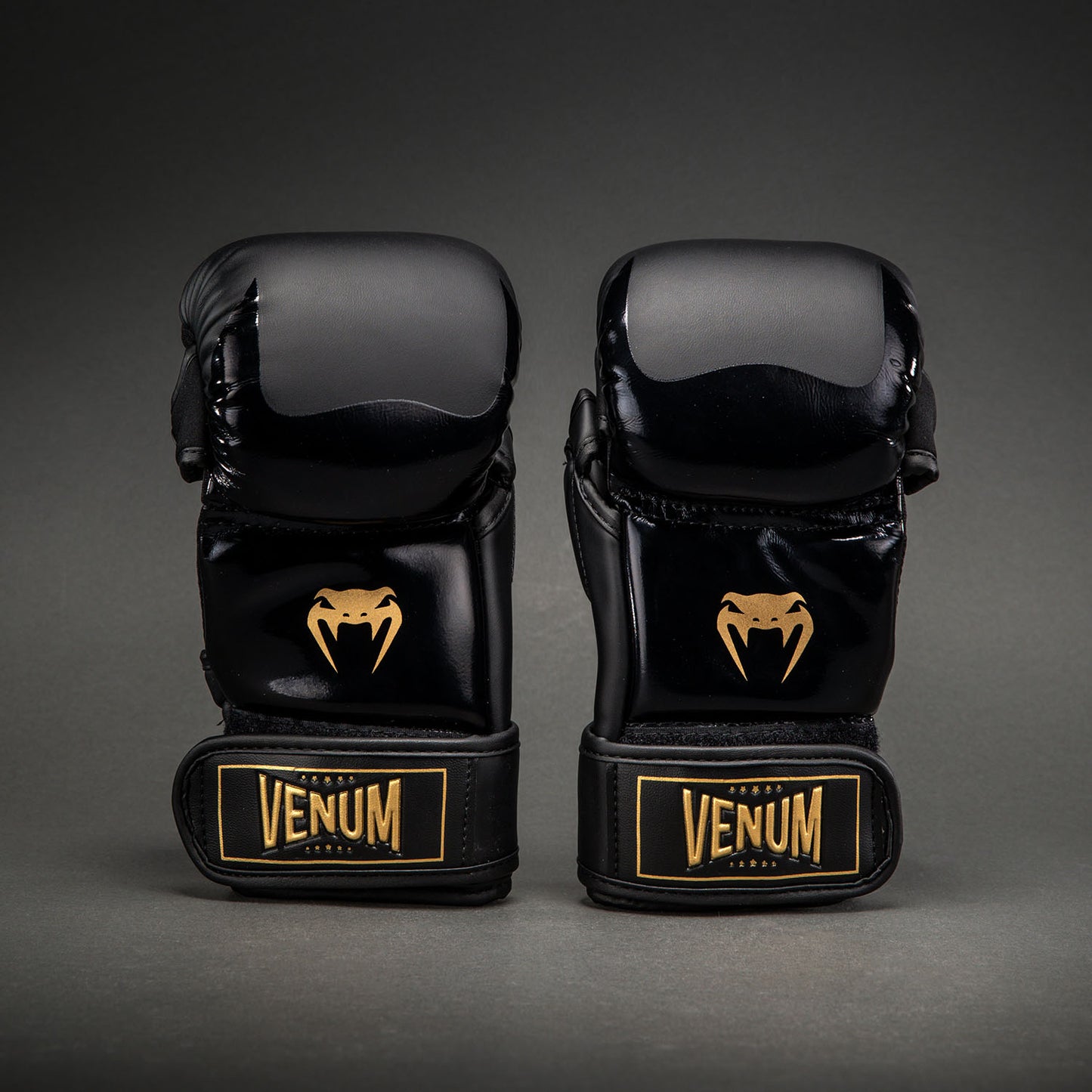 Venum Attack 2.0 スパーリンググローブ – ブラック/ゴールド