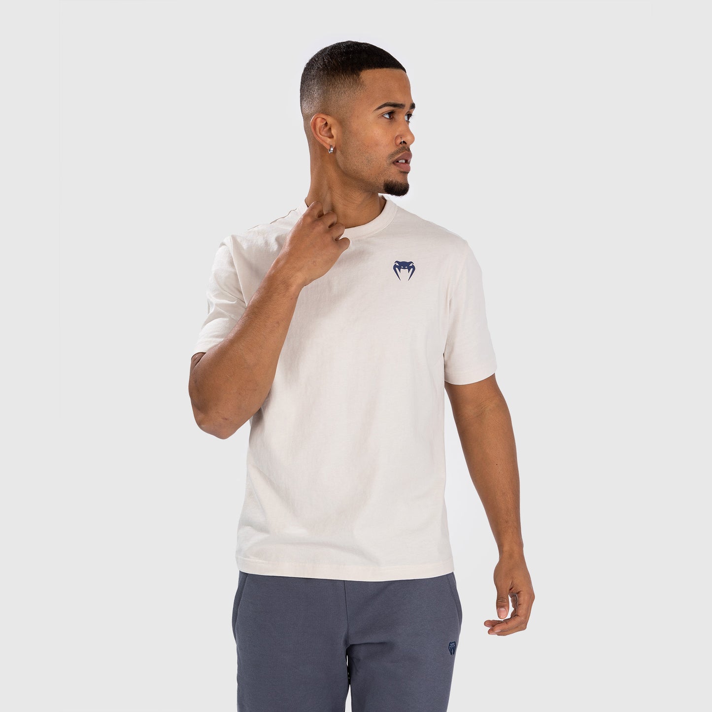 Venum Strikeland Tシャツ - グレー