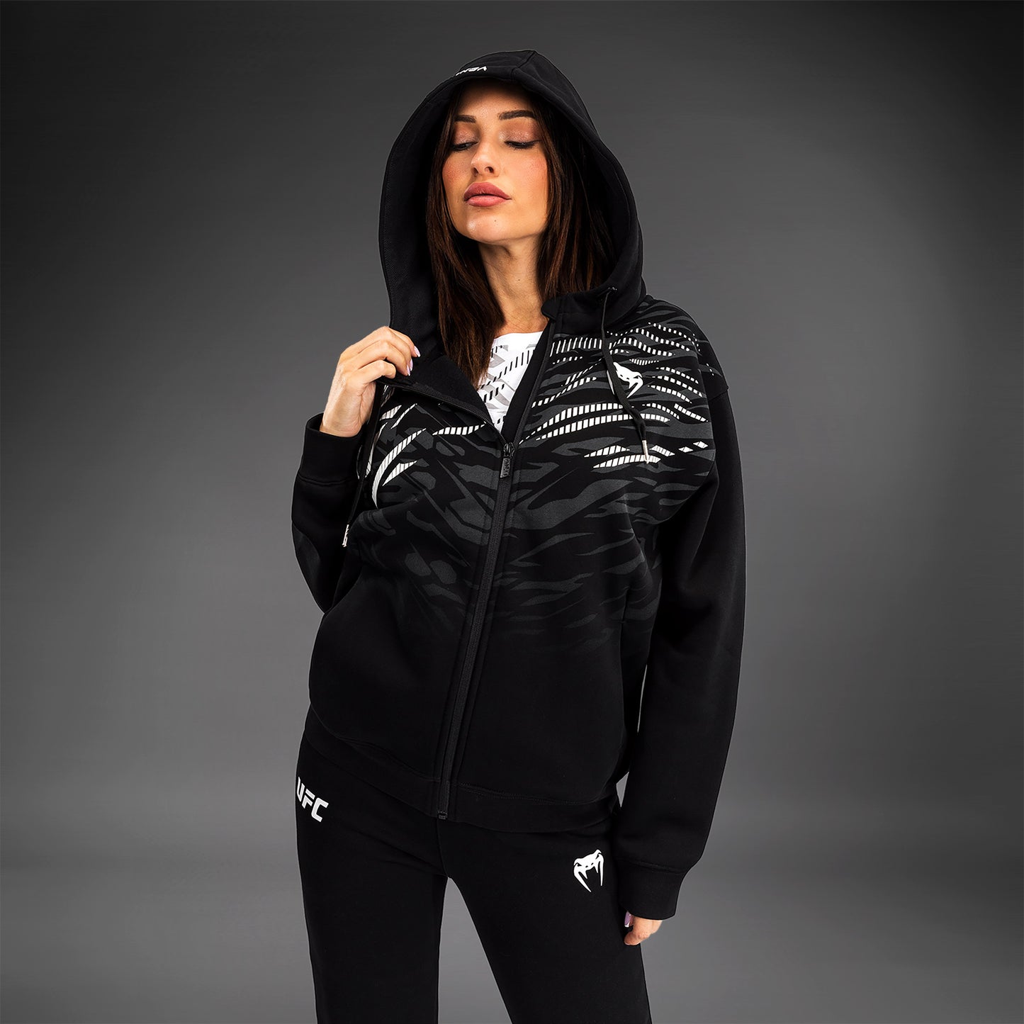UFC Fusion by Venum Replica ジップ付きスウェットシャツ（女性用） - ブラック