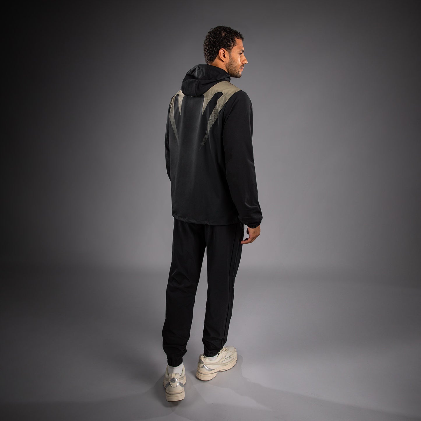 Venum Adrenaline トラックジャケット – ブラック/サンド