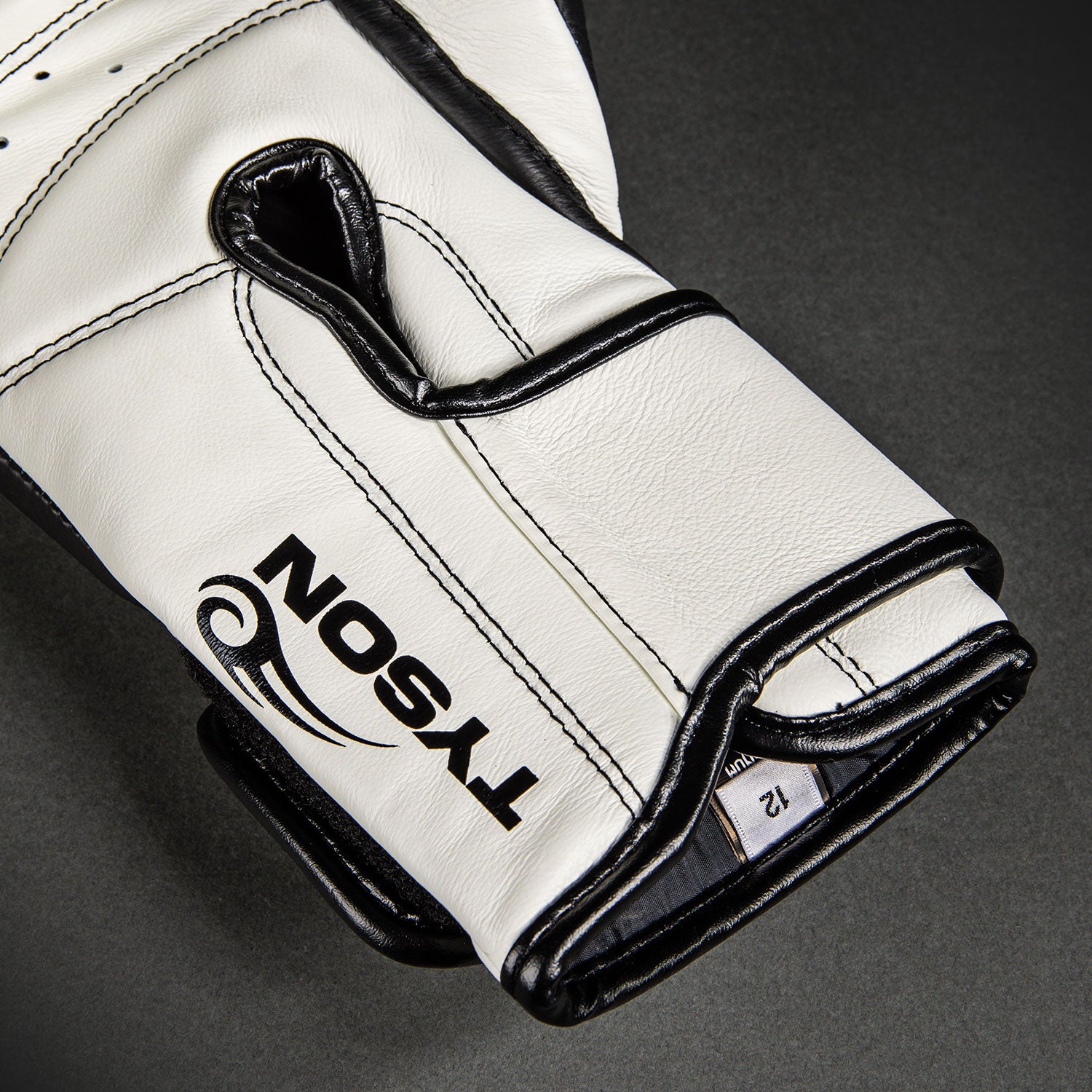 Venum Power 2.0 ボクシンググローブ ブラック/シルバー Venum Power 2.0 Boxing Gloves - Black/Silver - Venum