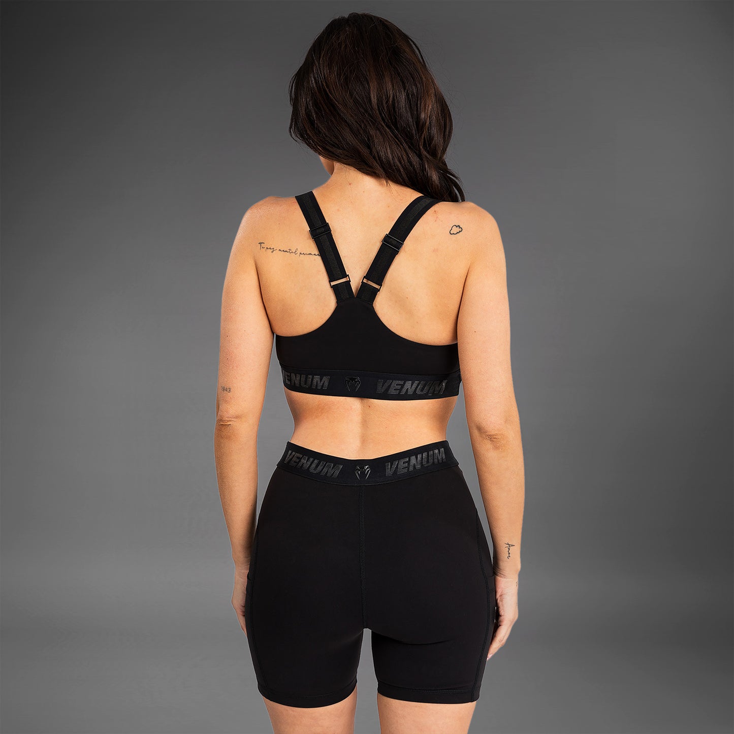 Venum Elevate 女性用スポーツブラ - ブラック