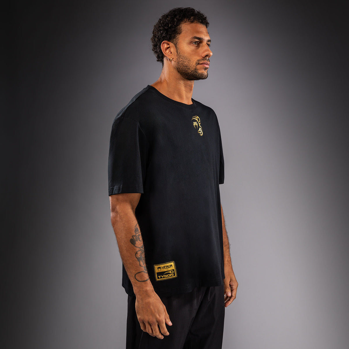 Venum x Mike Tyson Tiger Tシャツ - ブラック/ゴールド