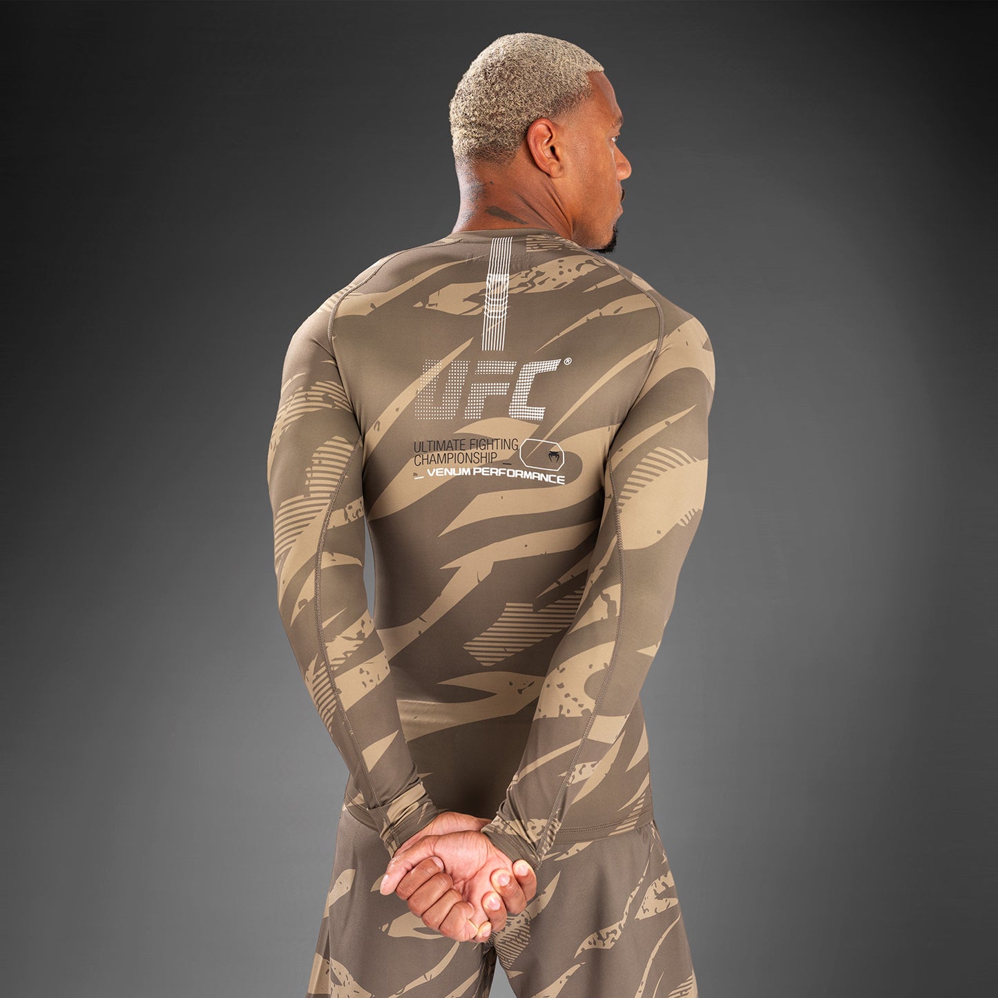 UFC Adrenaline By Venum Fight Week Performance  ロングスリーブラッシュガード - Desert Camo