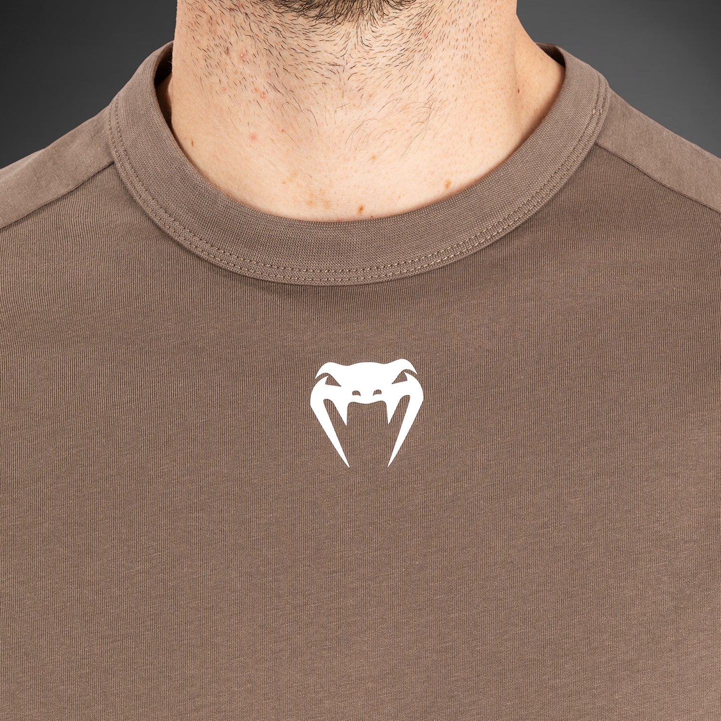 UFC Adrenaline By Venum Fight Week - メンズロングスリーブTシャツ - Bronze