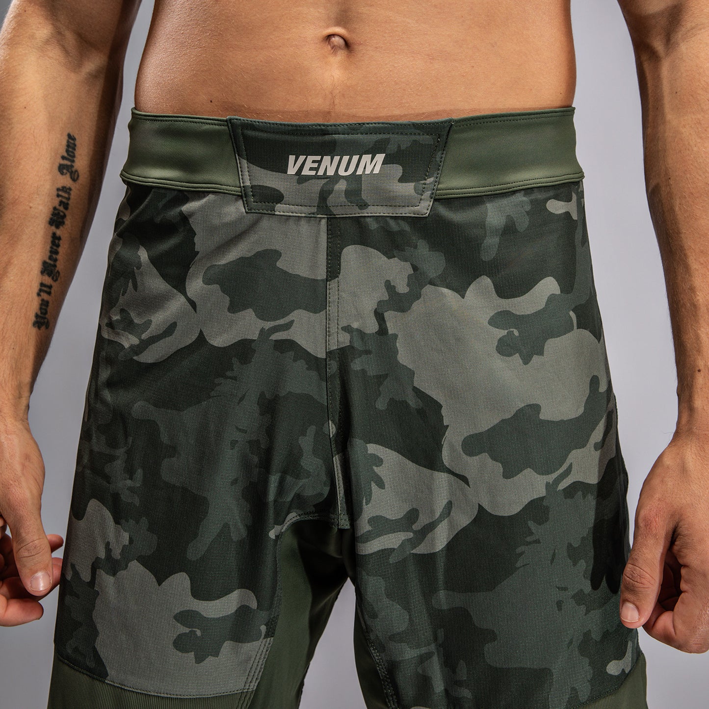 Venum G-Fit Air ファイトショーツ メンズ - アーミーカモ