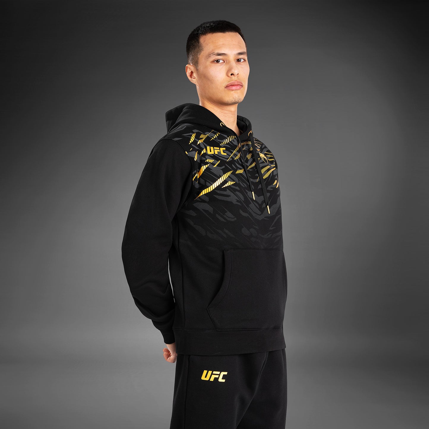 UFC Fusion by Venum Replica フード付きスウェットシャツ（男性用） - チャンピオン
