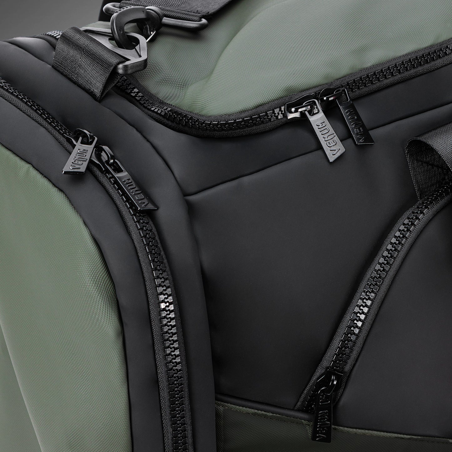 Venum Evo 2 Trainer Lite Duffle Bag - ブラック/カーキ
