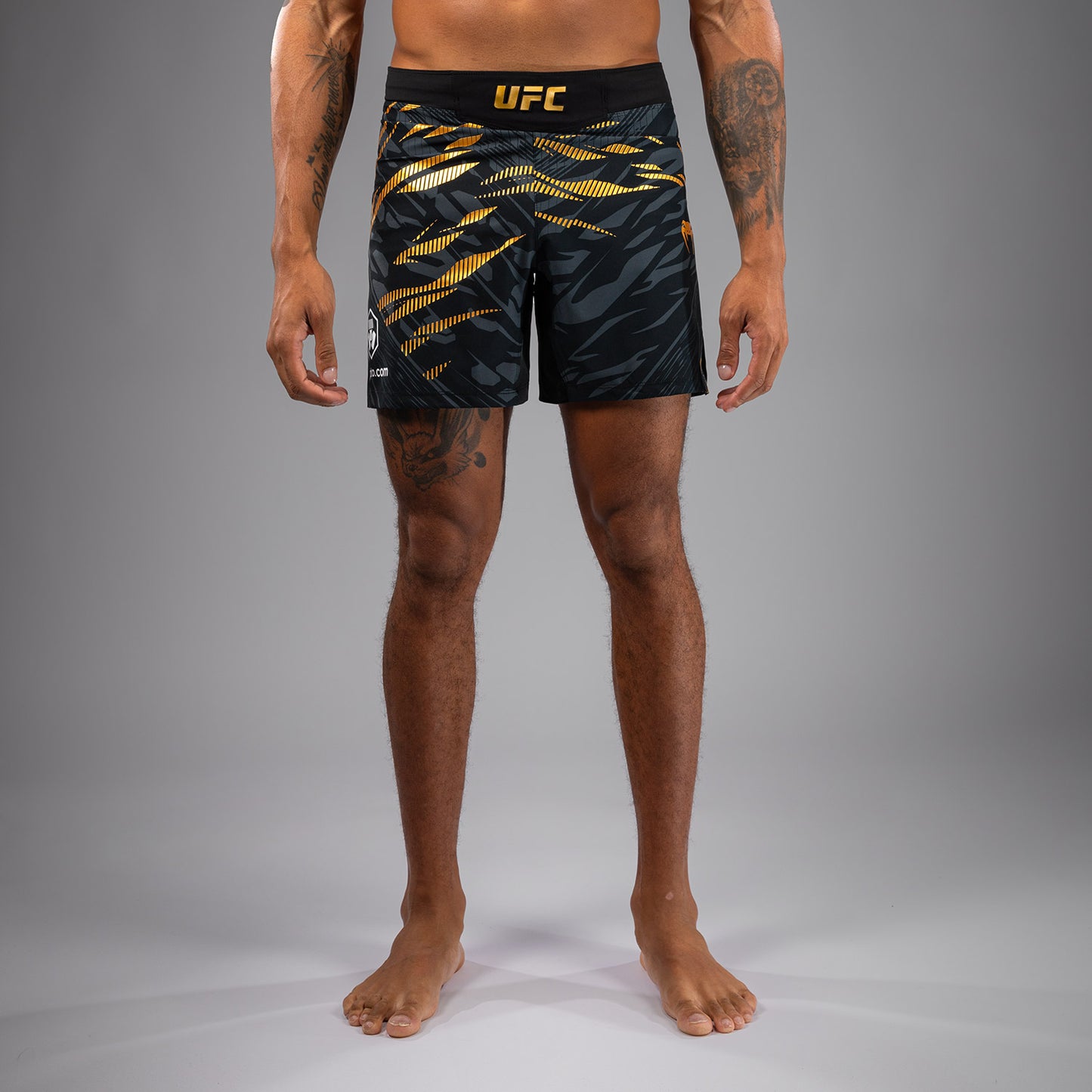 UFC Fusion by Venum Authentic Fight Night レスリングショーツ（男性用、フィットコルト） - チャンピオン