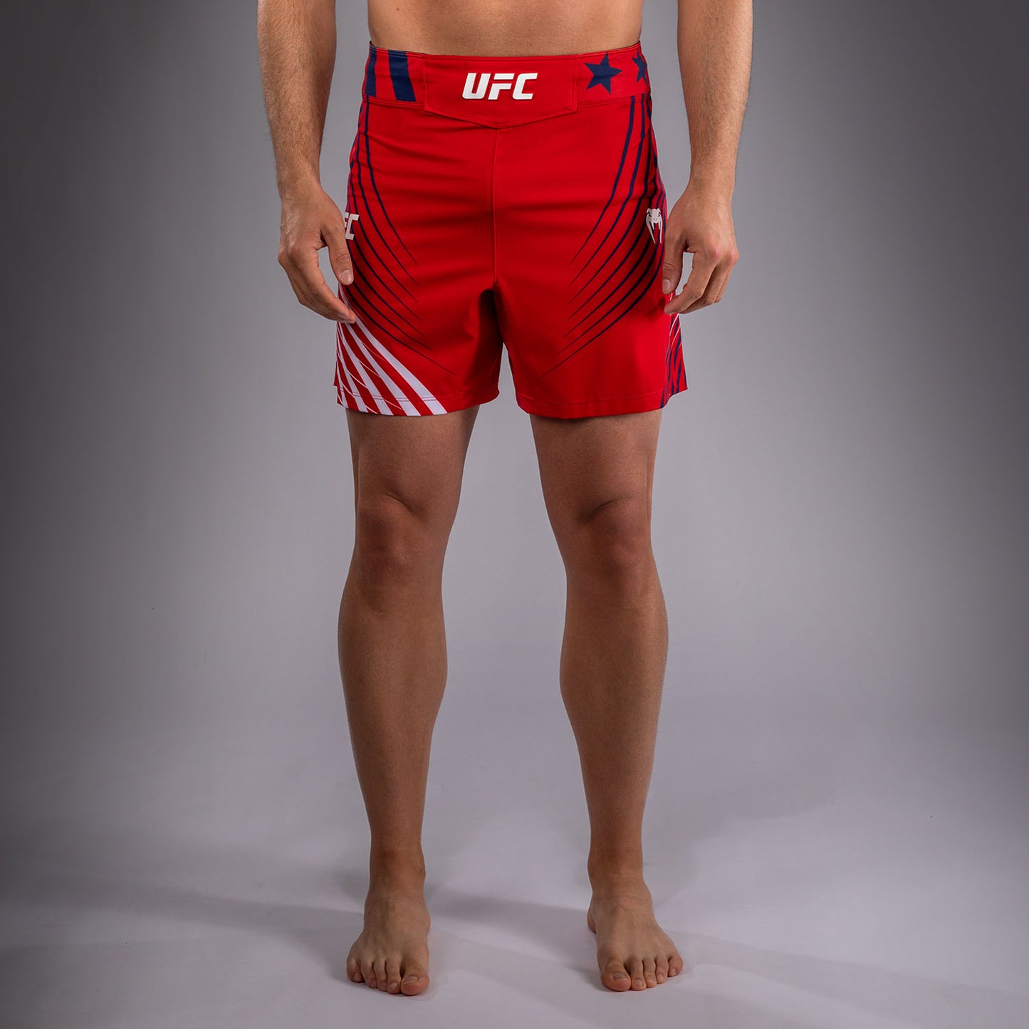 UFC Freedom 250 by Venum メンズ Custom Authentic Fight Night ファイトショーツ ショートフィット - レッド