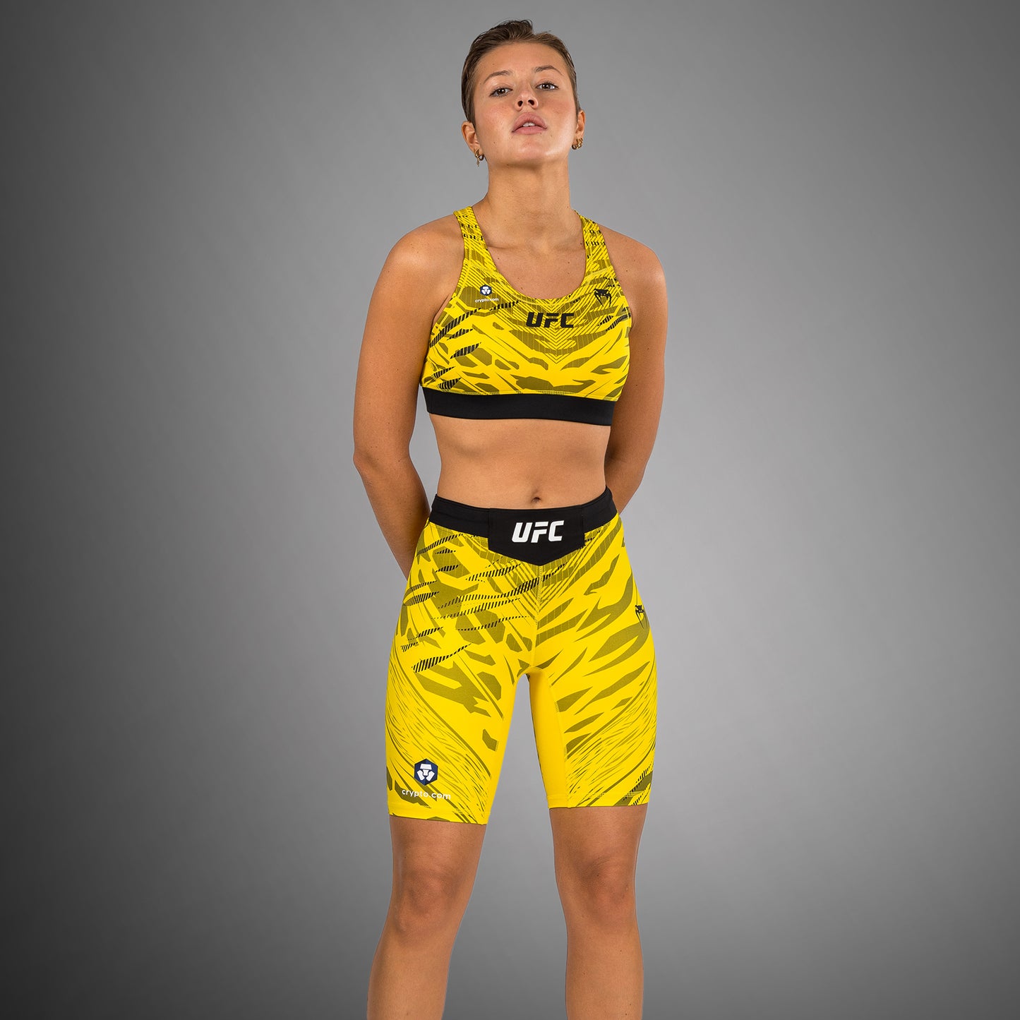UFC Fusion by Venum Authentic Fight Night ヴァレトゥードショーツ（女性用、フィットラルゴ） - イエロー