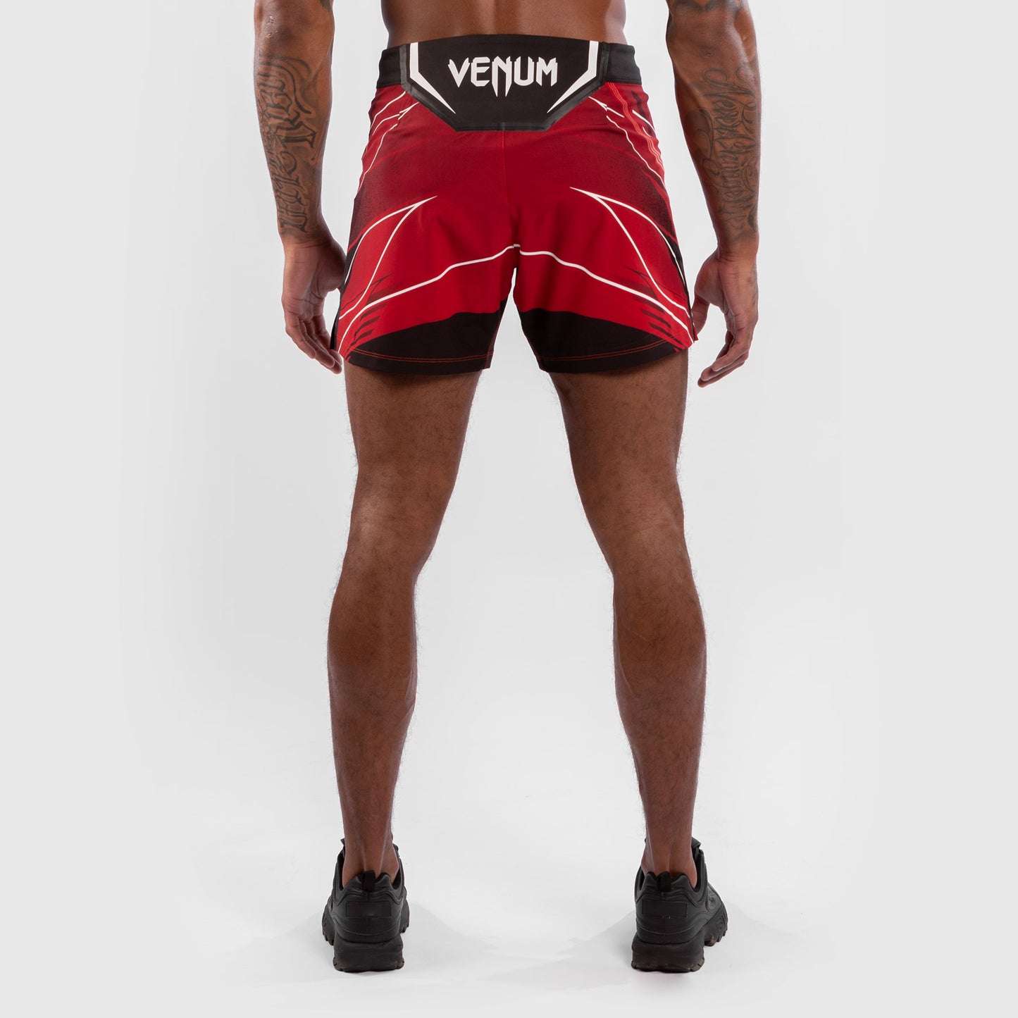 Venum UFC Authentic Fight Night メンズショーツ – レッド