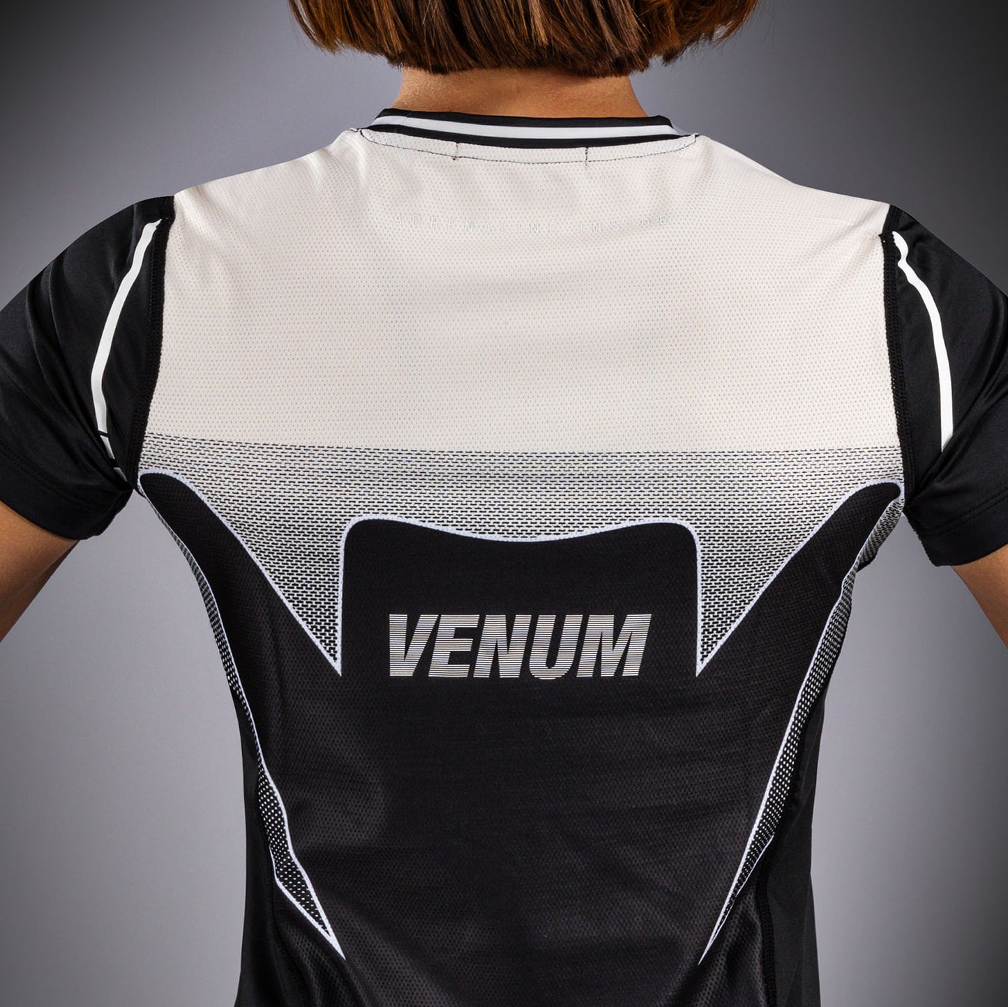 Venum Adrenaline Women's ドライテックTシャツ – ブラック/アイボリー