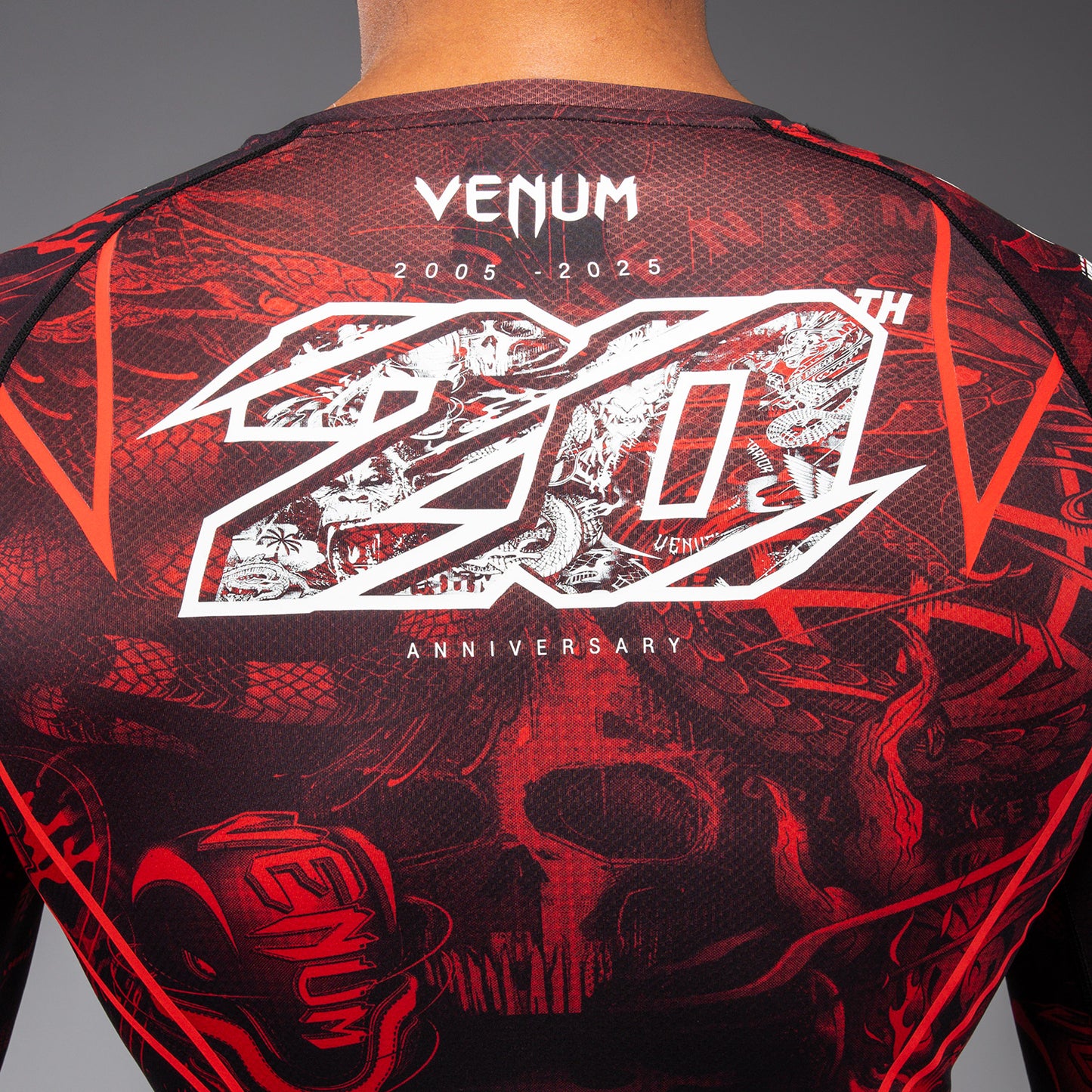 Venum 20th Anniversary 長袖ラッシュガード - ブラック/レッド