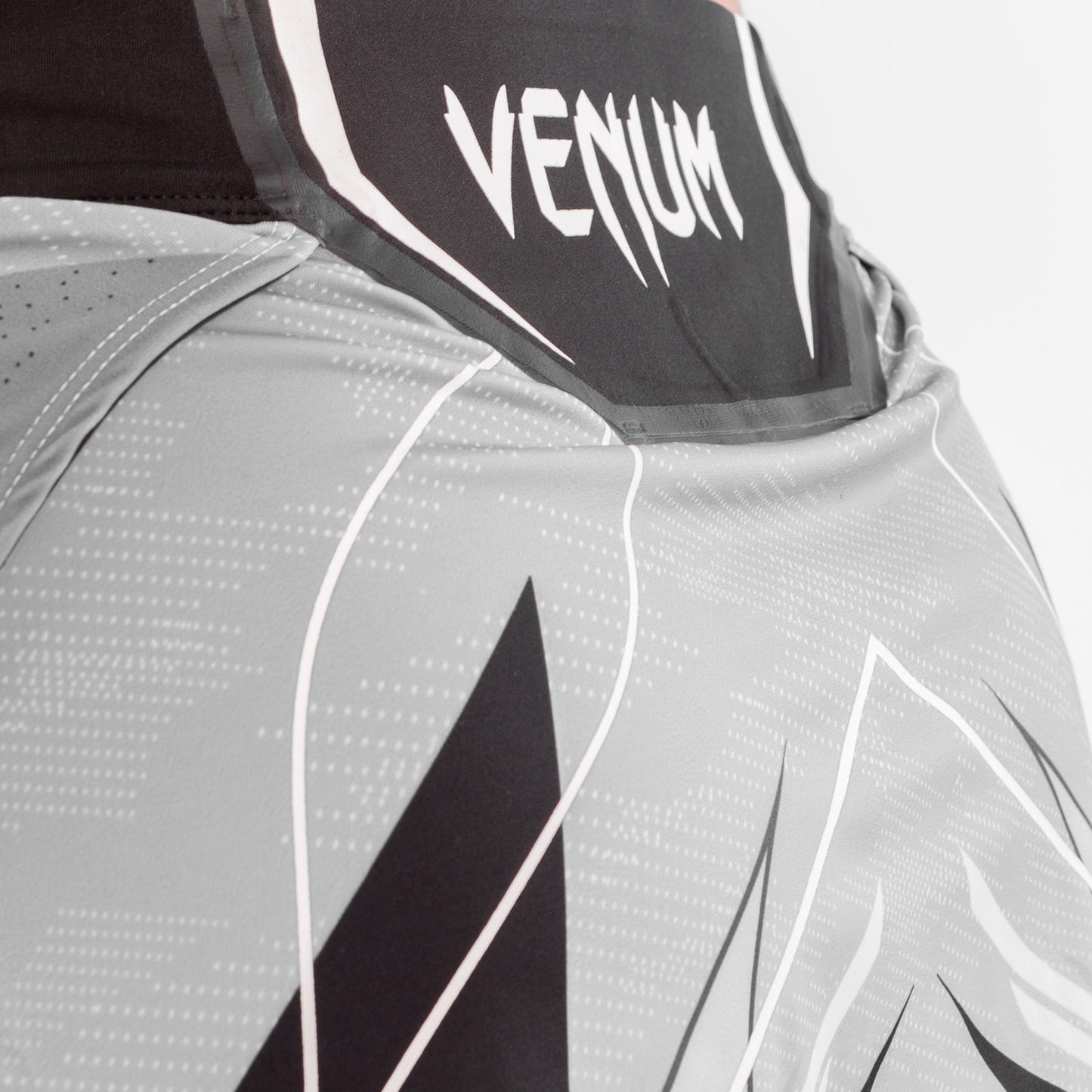 UFC VENUM本物のファイトナイトウィメンズスコート - 白い