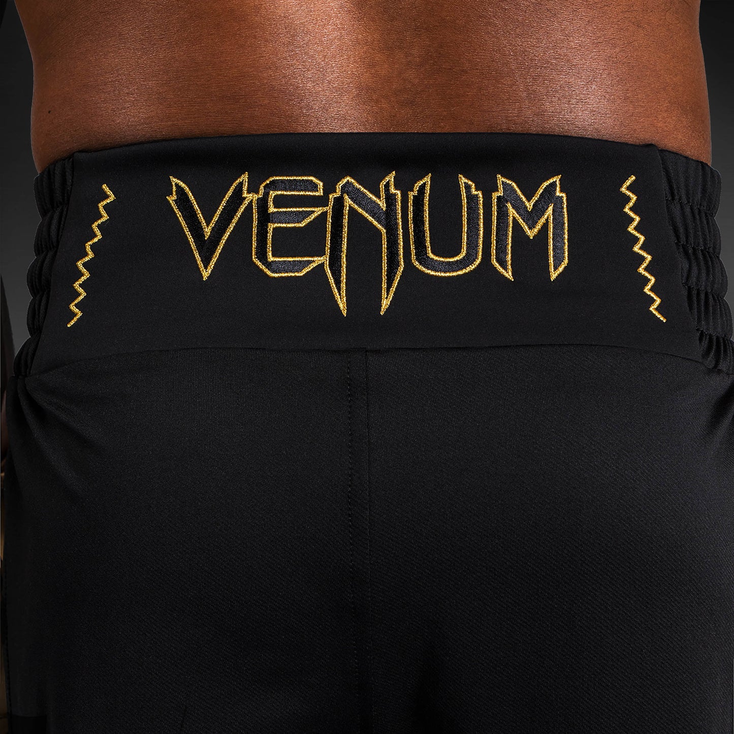 Venum Classic ボクシング・ショーツ - ブラック/ゴールド