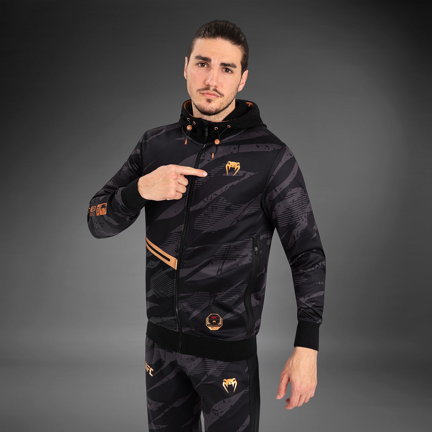 UFC Adrenaline By Venum Fight Week メンズジップアップパーカー - Urban Camo