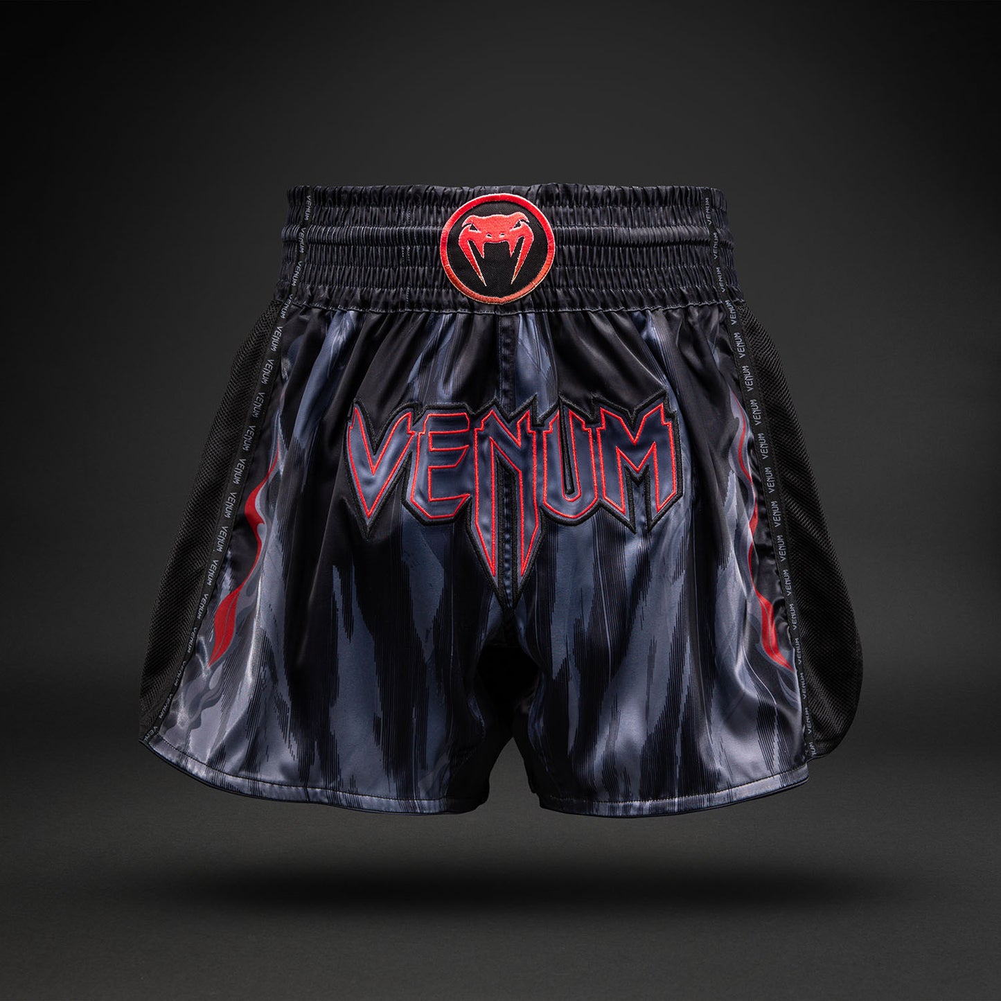 Venum Demon ムエタイショーツ - ブラック/グレー