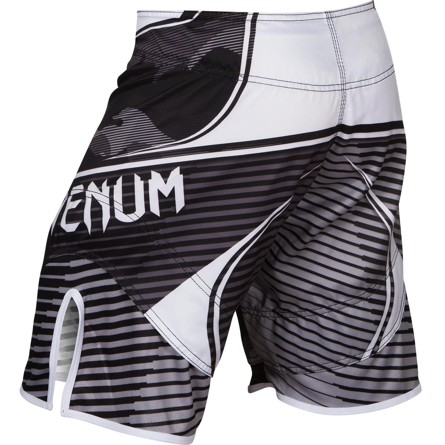 Venum Camo Hero ファイトショーツ - ホワイト/ブラック