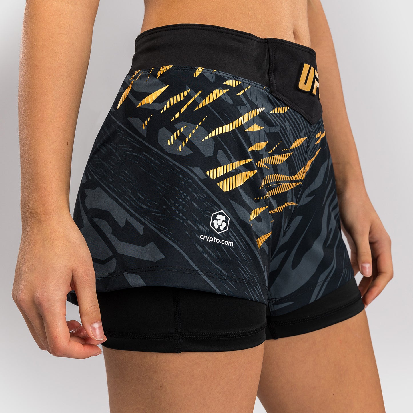 UFC Fusion by Venum Authentic Fight Night レスリングショーツ（女性用） - チャンピオン