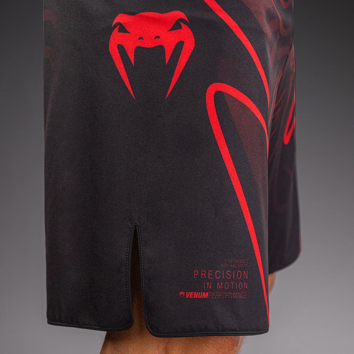 Venum Crimson Viper 2.0 ファイトショーツ - ブラック/レッド
