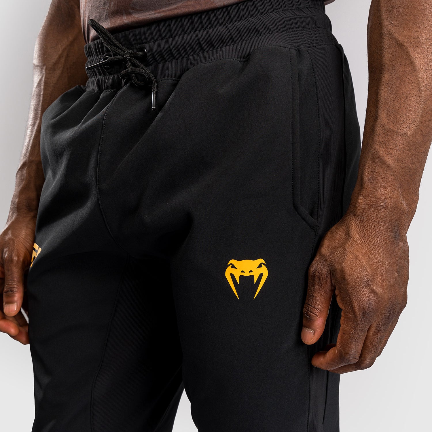 UFC Venum パンツ Amazon | VENUM ファイトショーツ ロングスリット UFC VENUM