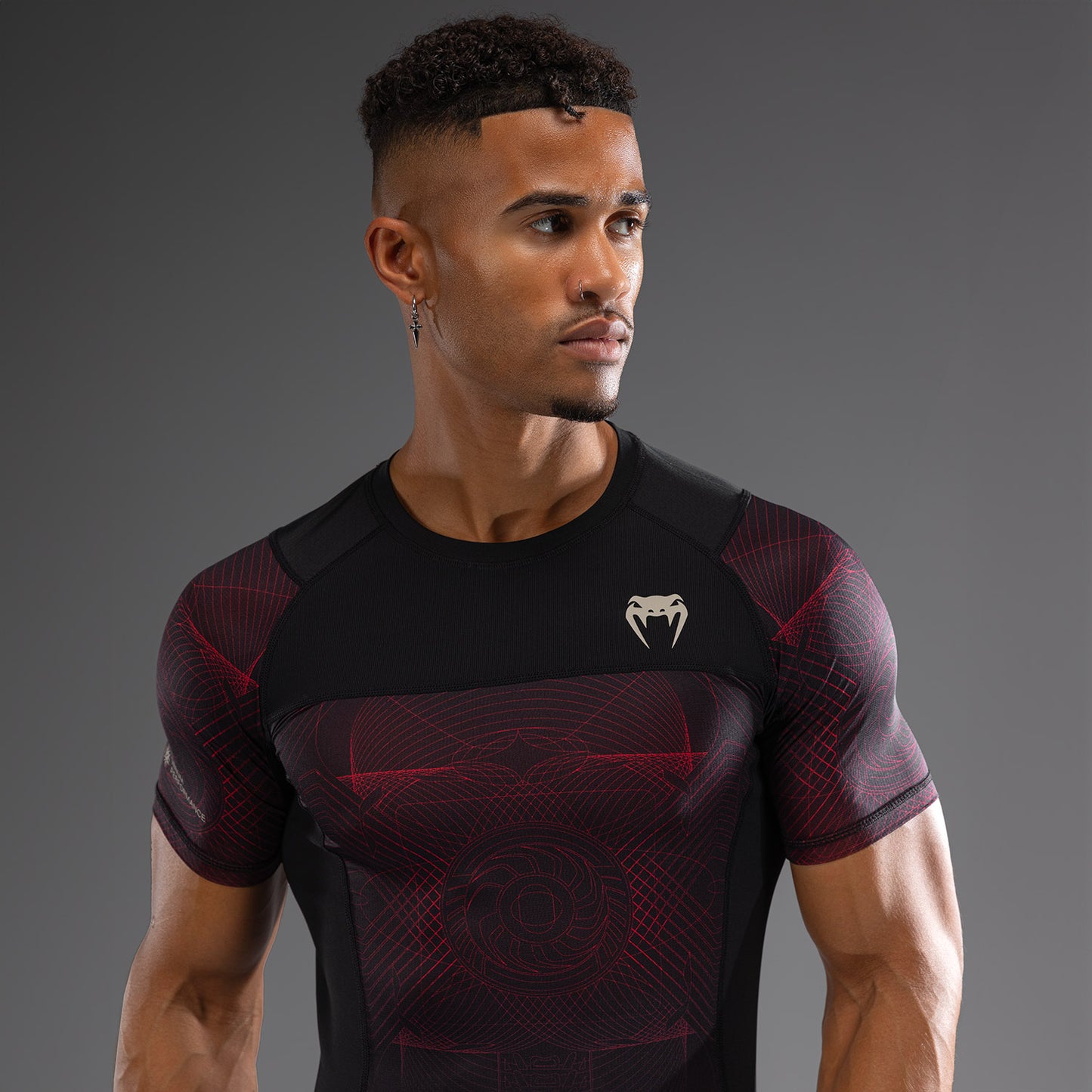 Venum G-Fit Air 半袖ラッシュガード メンズ - ディープブラック/ファイヤーレッド