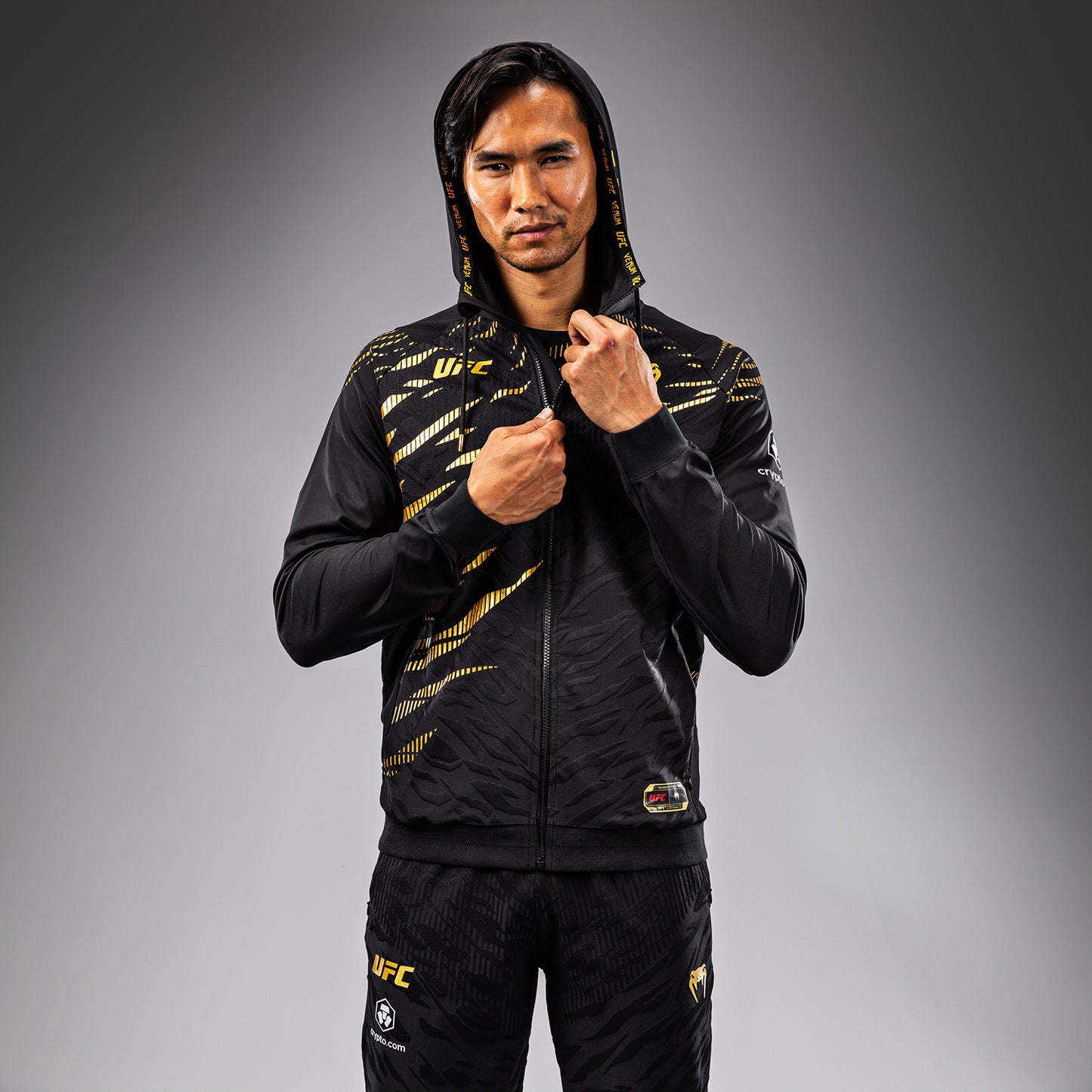 UFC Fusion by Venum Authentic Fight Night フード付きスウェットシャツ（男性用） - チャンピオン