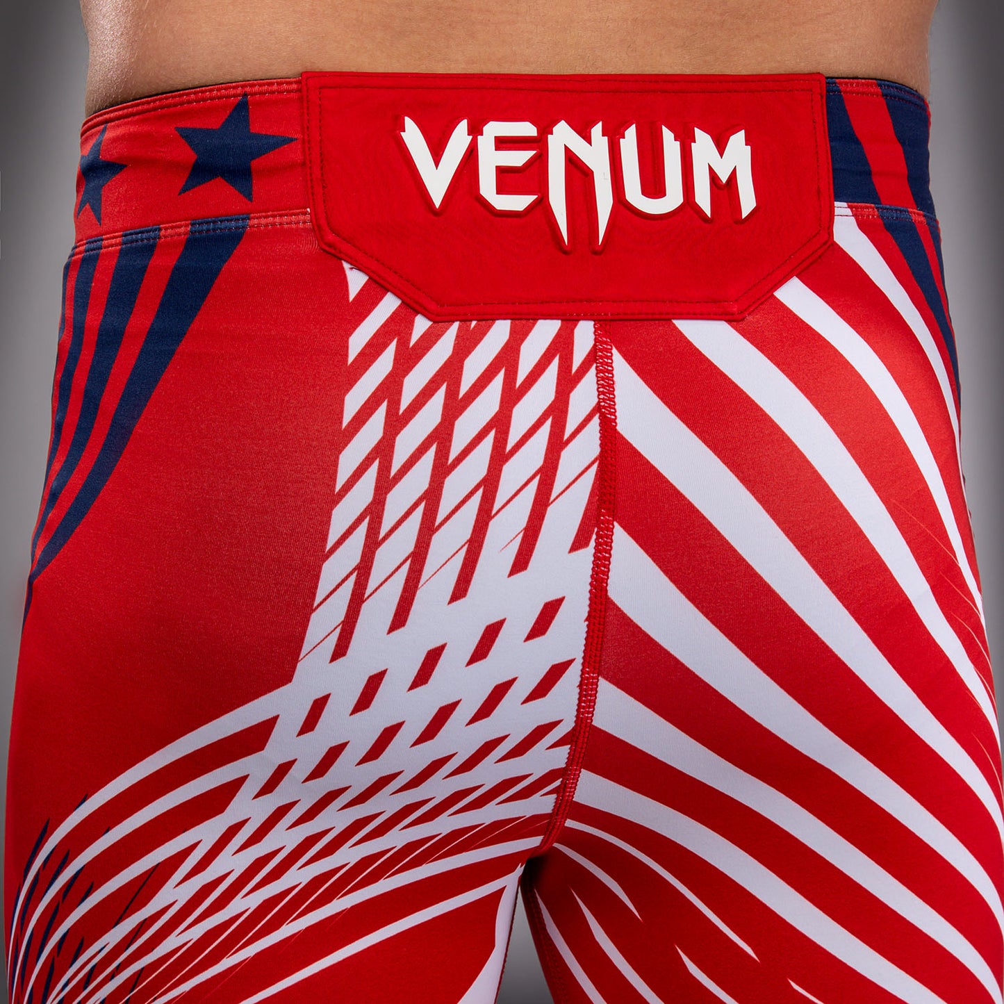 UFC Freedom 250 by Venum メンズ Custom Authentic Fight Night ヴァーリトゥード ショーツ - レッド