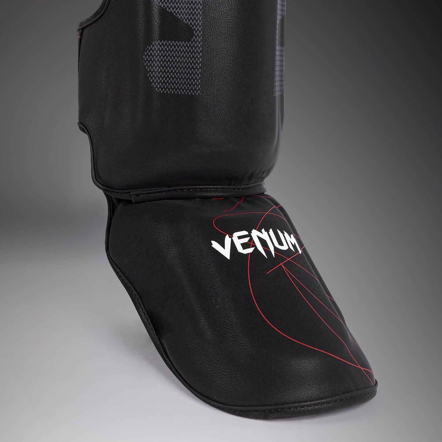 Venum Tactical XT シンガード - ブラック/ファイヤーレッド