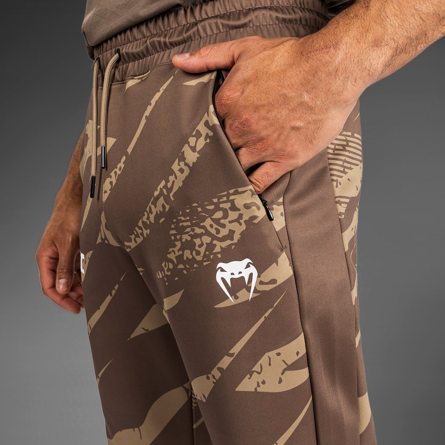 UFC Adrenaline By Venum Fight Week 男性用パンツ - Desert Camo