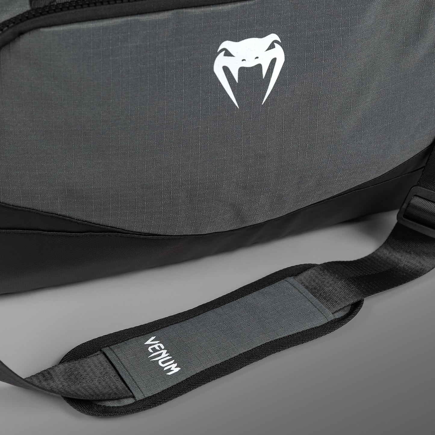 Venum Evo 2 引き裂き耐性スポーツXtremバックパック - ストームグレー