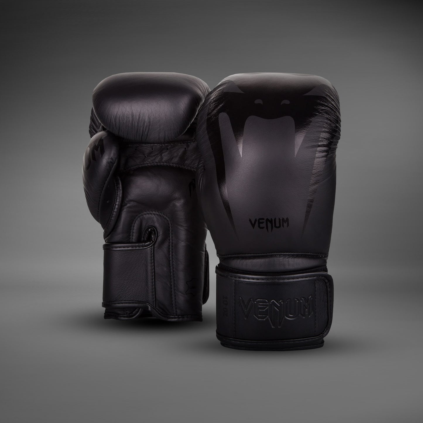 Venum Giant 3.0 ボクシンググローブ - ナッパレザー- ブラック/ブラック