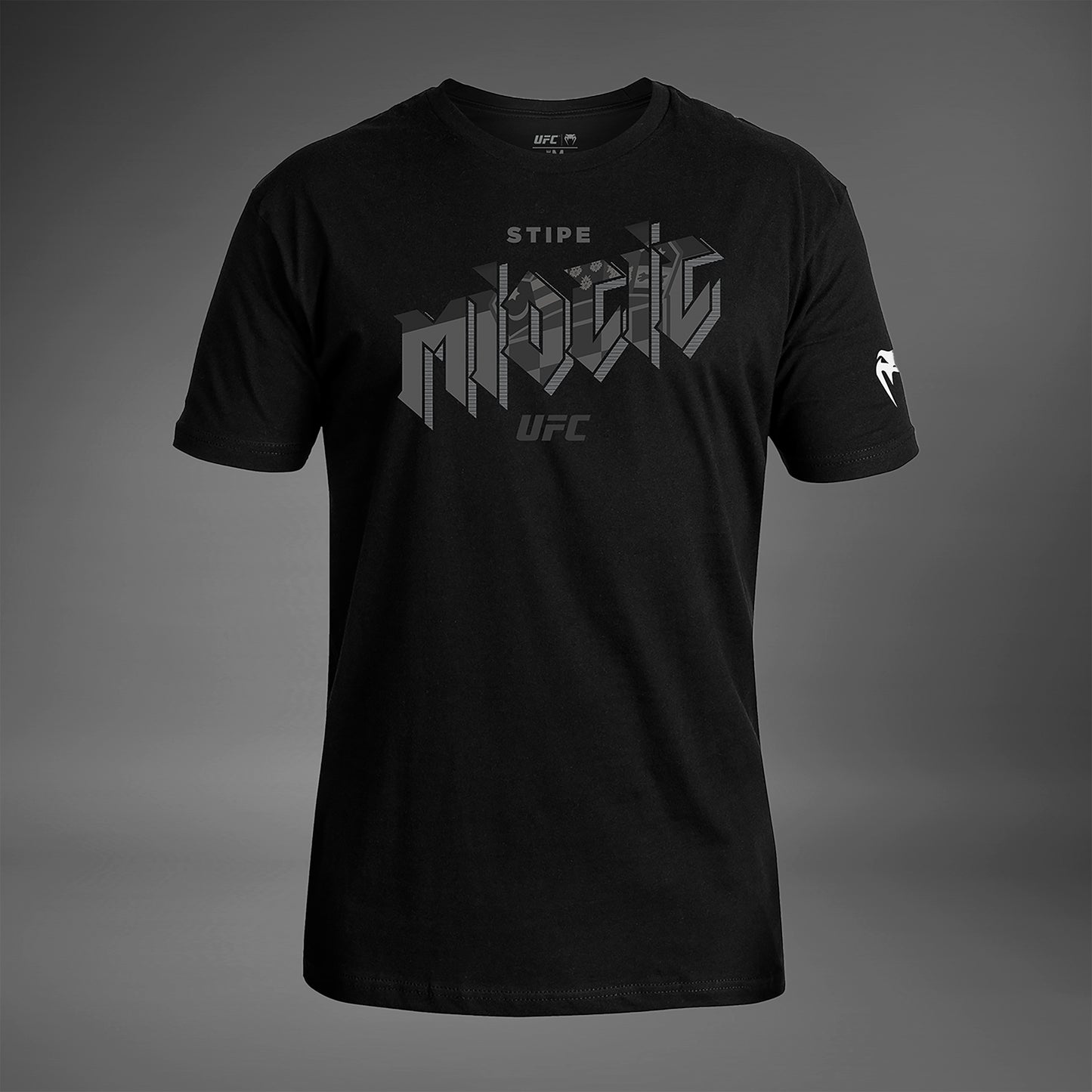 UFC Unrivaled by Venum Stipe Miocic 男性 Tシャツ - ブラック
