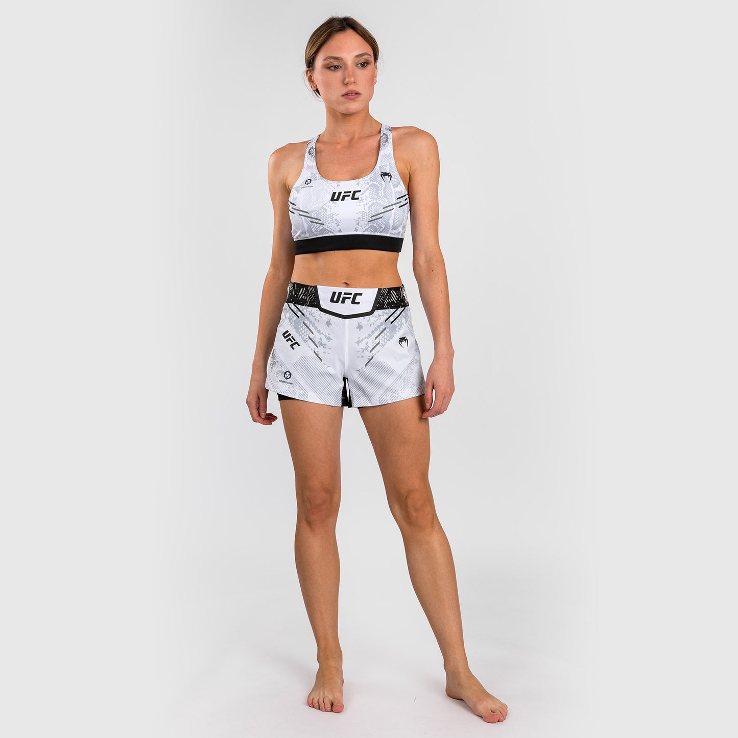 UFC Adrenaline by Venum Authentic Fight Night 女性用ファイト・ショート（ホワイト