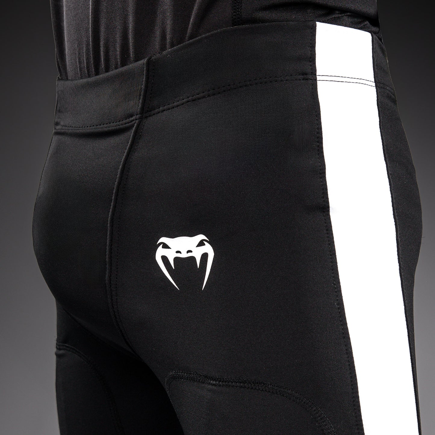 Venum Elite キッズ コンプレッションショーツ - ブラック