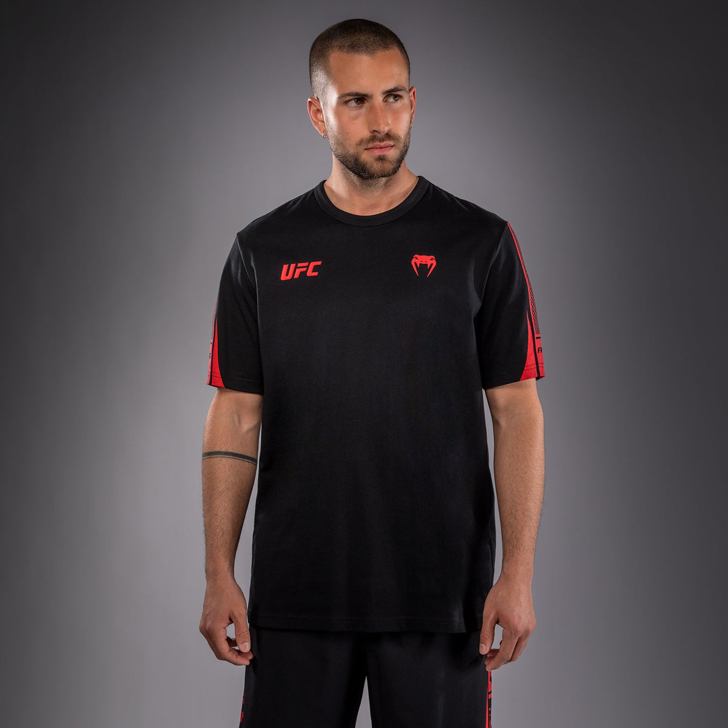 Venum UFC Unity by Venum Authentic Fight Week メンズ 半袖Tシャツ - ブラック