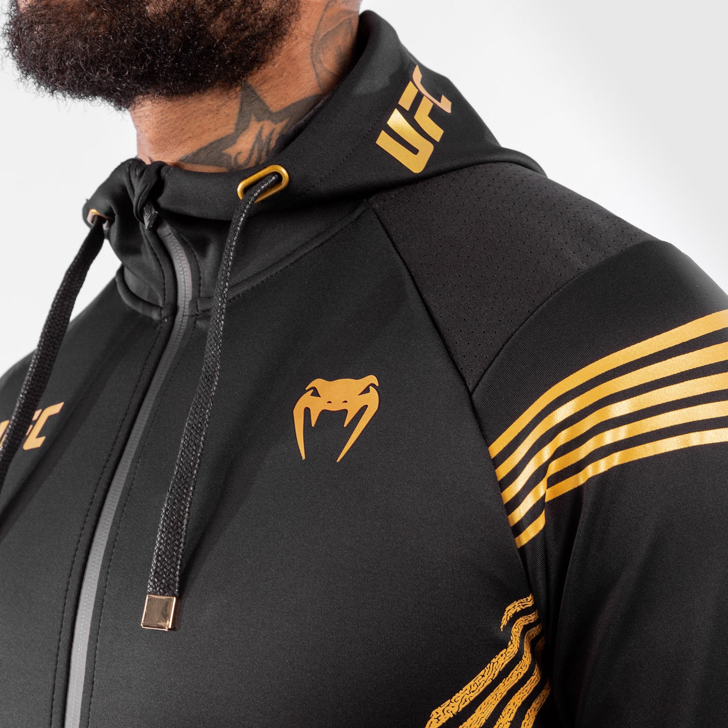 Venum UFC Authentic Fight Night メンズ Walkout フーディー – Champion