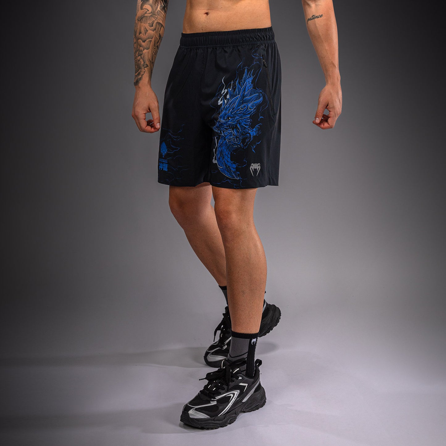 Venum Thunder Dragon トレーニングショーツ – ブラック/ロイヤルブルー