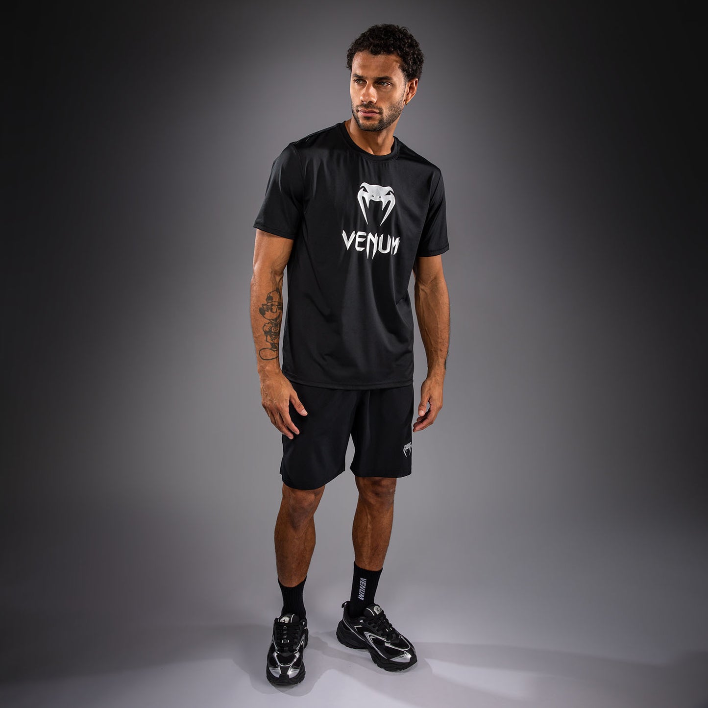 Venum Classic Dry Tech Tシャツ - ブラック/シルバー