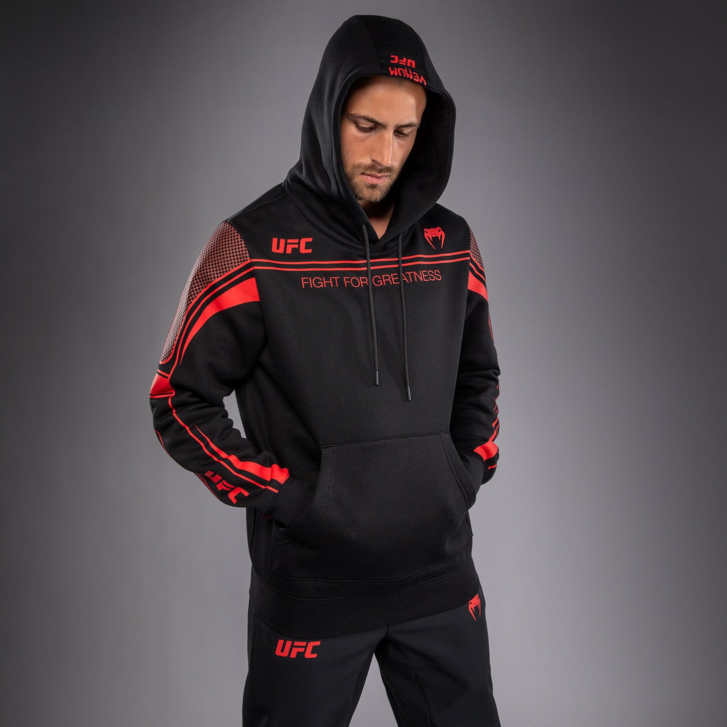Venum UFC Unity by Venum Authentic Fight Week メンズ プルオーバーフーディー - ブラック