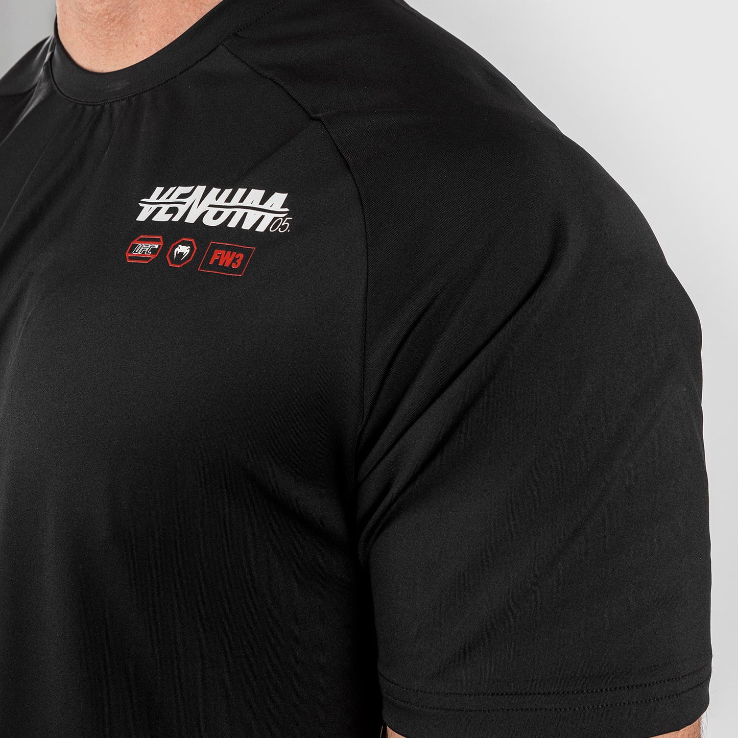 UFC Adrenaline by Venum Fight Week メンズ・ドライテックTシャツ - ブラック
