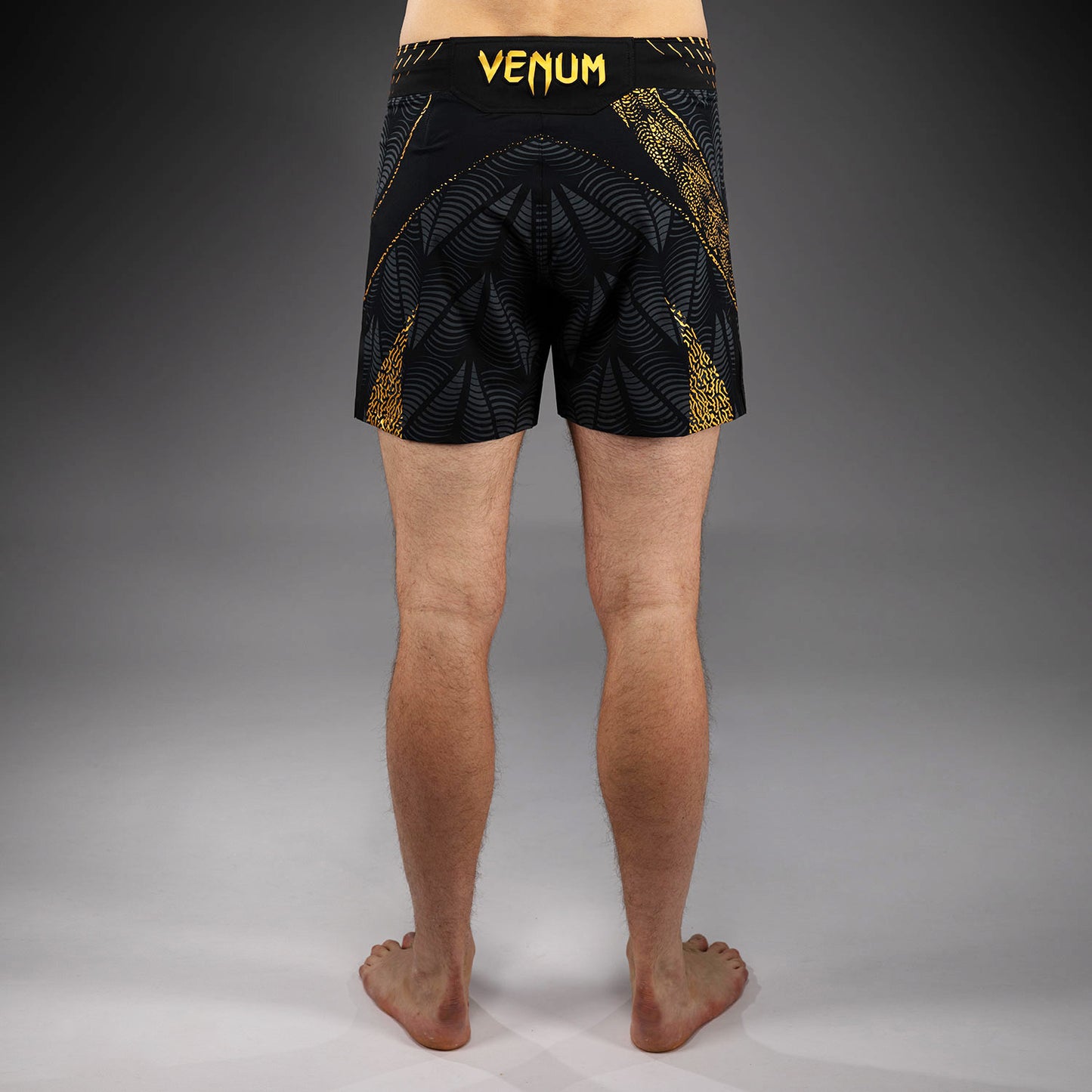 UFC Zenith by Venum Authentic Fight Night ショートフィットファイトショーツ メンズ - チャンピオン