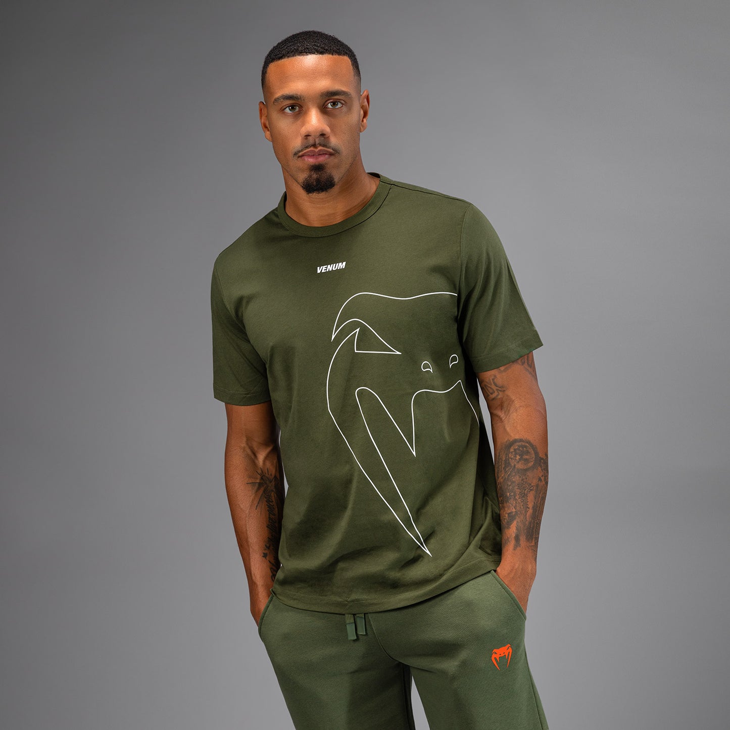Venum Giant Connect Tシャツ - アーミーグリーン