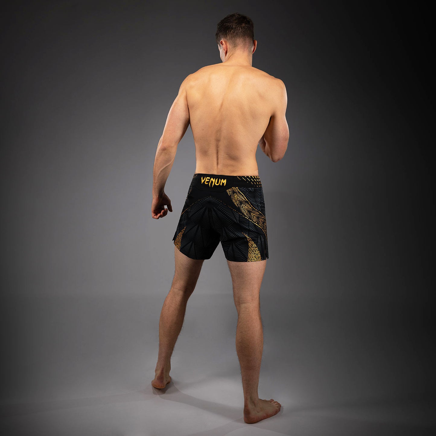 UFC Zenith by Venum Authentic Fight Night ショートフィットファイトショーツ メンズ - チャンピオン
