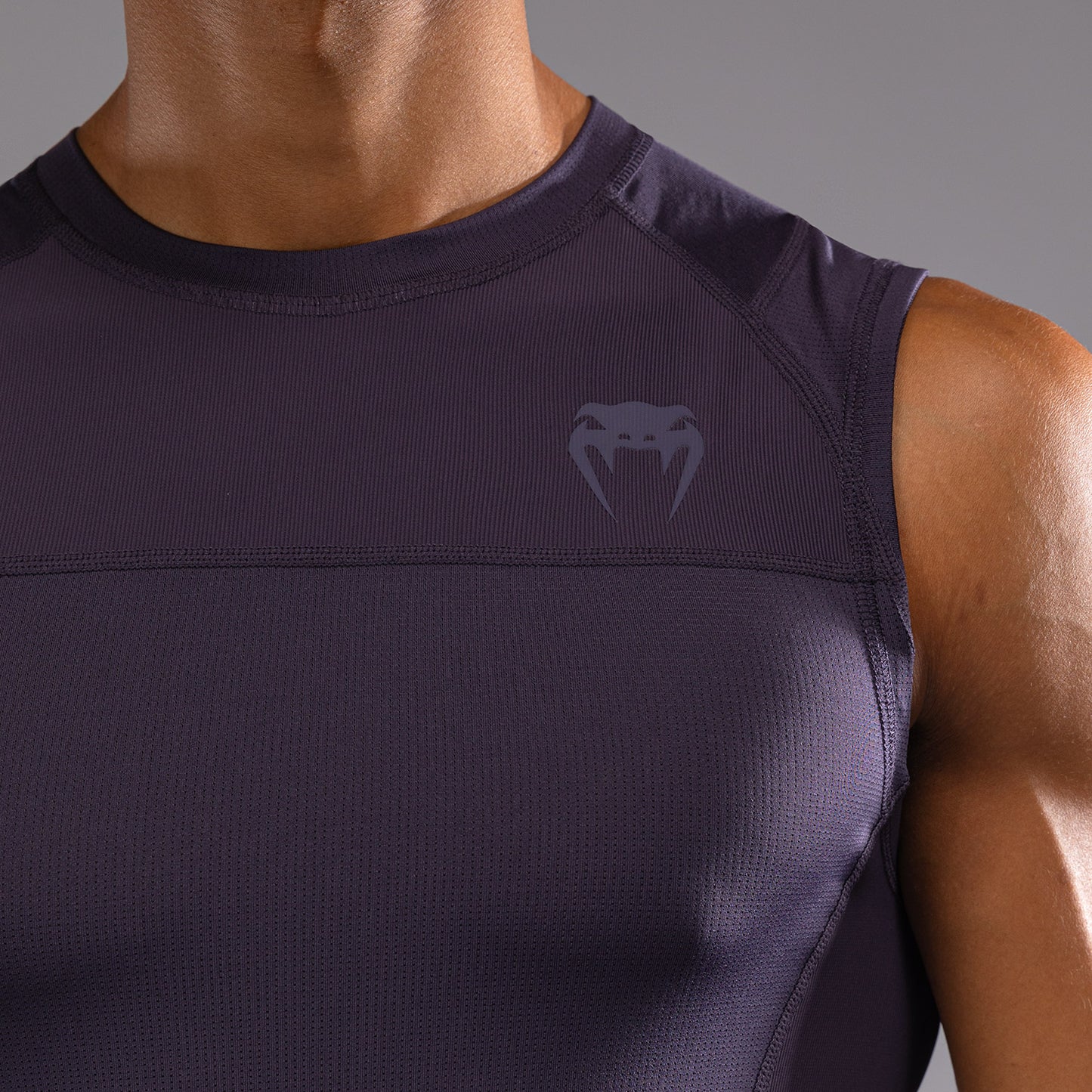 Venum G-Fit Air ノースリーブラッシュガード メンズ - ディープパープル