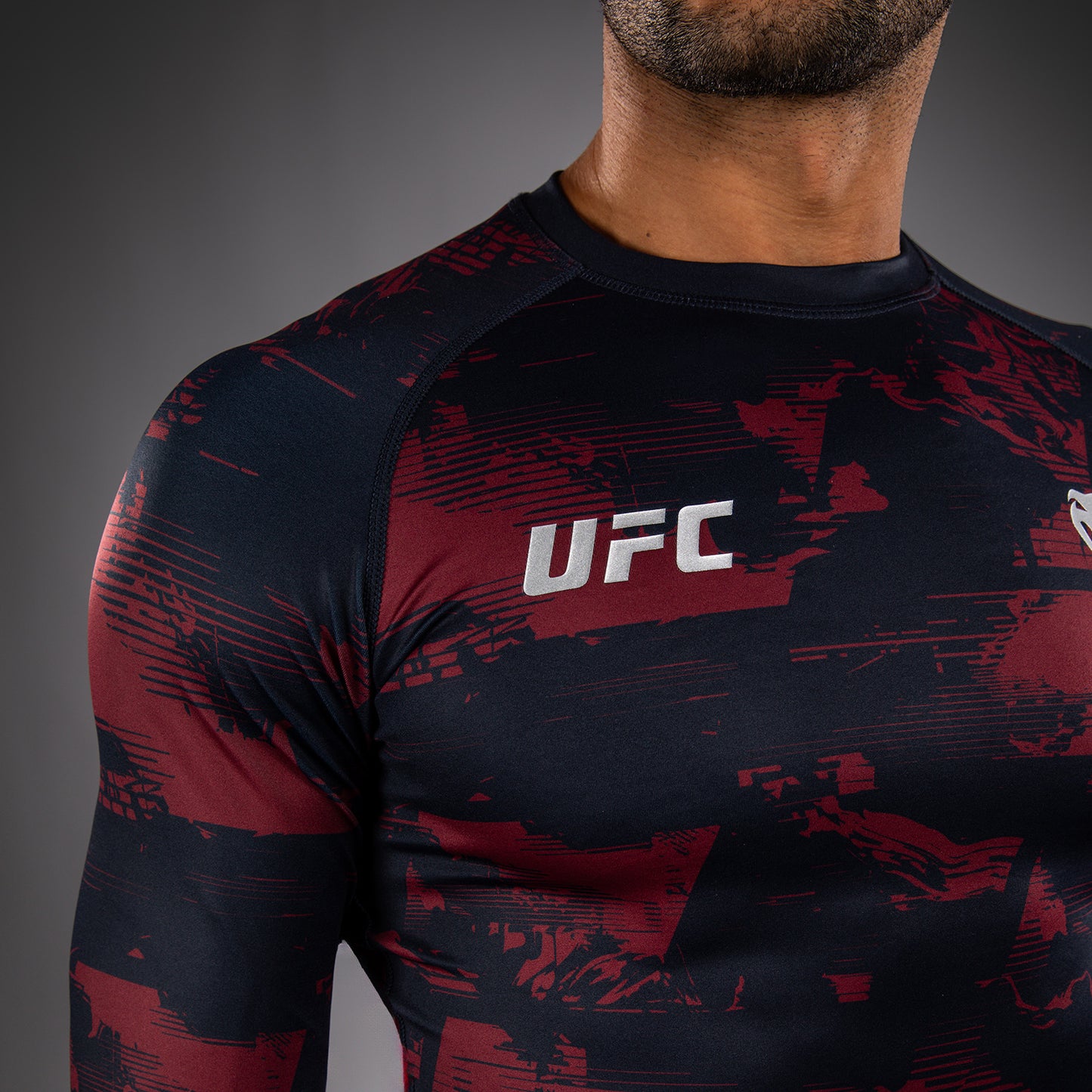 UFC Zenith by Venum Authentic Fight Week パフォーマンス長袖ラッシュガード メンズ - ネイビーブルー/バーガンディ/シルバー