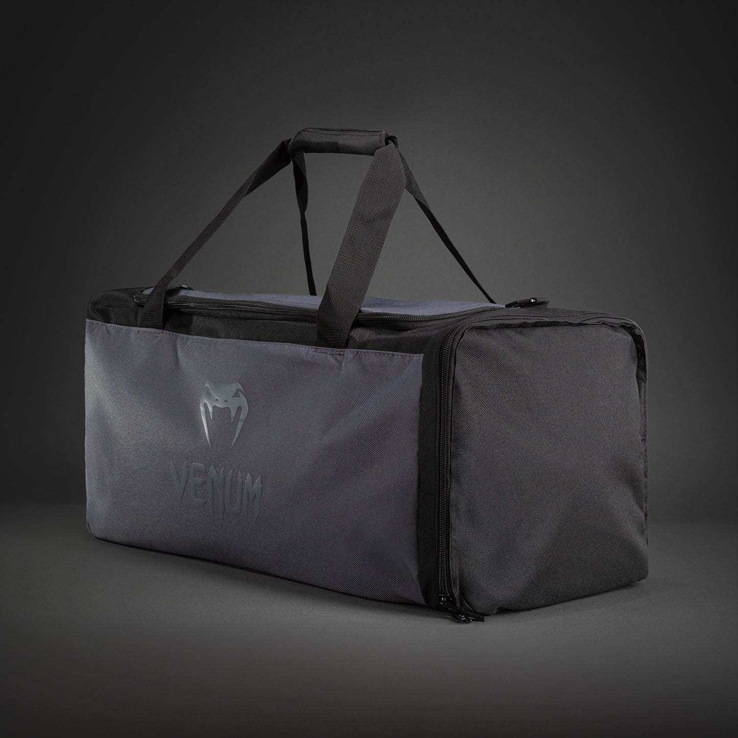 Venum Essential スポーツバッグ (37L) - グレー/ブラック