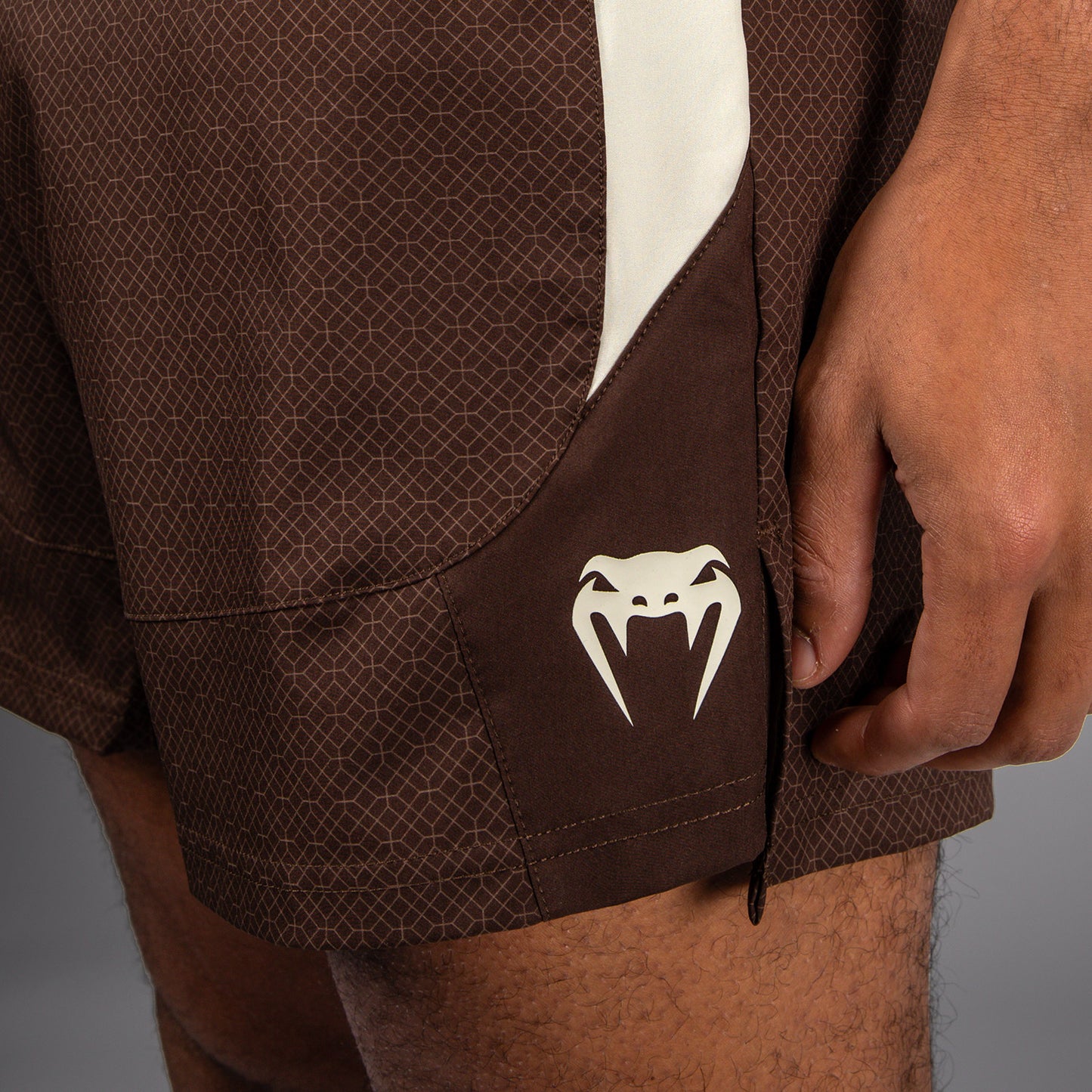 Venum x Roger Gracie Academy ファイトショーツ - ダークブラウン