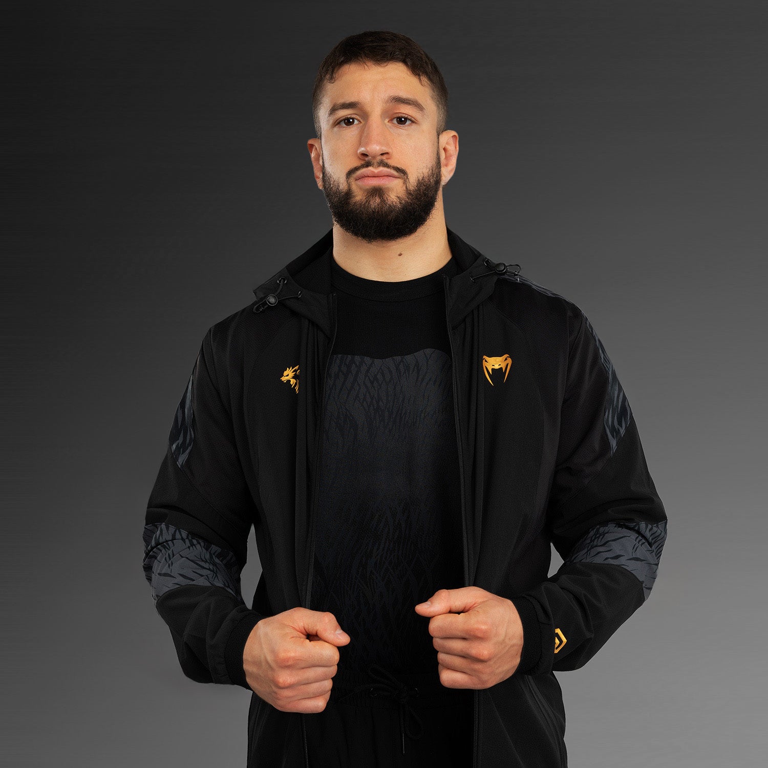 venum UFCトラックジャケット　上下セット　セットアップ　サイズ　L XL 新登場】VENUM×UFCの公式ユニフォームシリーズにパーカーとパンツの